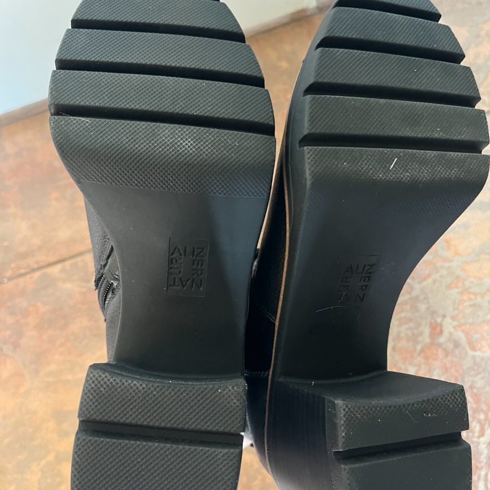 NWOT Naturalizer size 10 black heeled boots with interior zipper - Picture 4 of 6